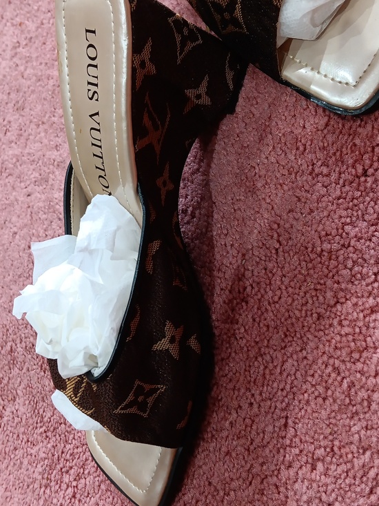MONOGRAM WEDGES - Picture 2 of 8